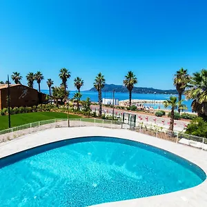 https://residence-nemea-le-cap-azur.fr-provencehotel.com